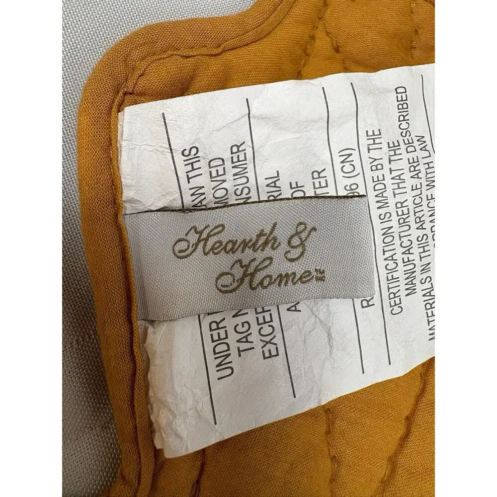 LEAF Hearth & Home Autumn Fall Placemat Set 4 Leaves Shaped Quilted Fabric
